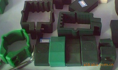 护栏配件全面解析 塑料配件与底座图片全览